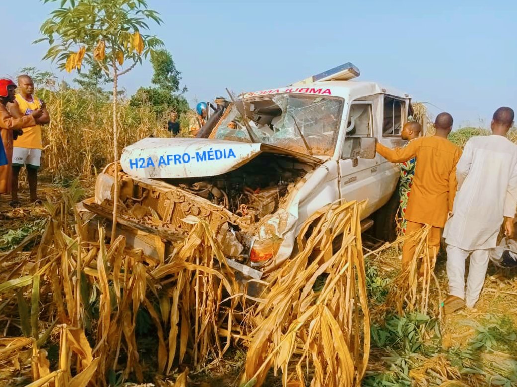 Klouékanmè : Un malade et sa maman décédés dans un accident de l’ambulance de l’hôpital de Zone de Klouékanmè Klouékanmè : Un malade et sa maman décédés dans un accident de l’ambulance de l’hôpital de Zone de Klouékanmè